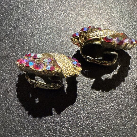 Unbranded Red Rhinestone Earrings Silver Textured Metal Vintage Clip On - Picture 9 of 14